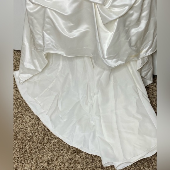 David's Bridal Strapless Wedding Dress Style WG9828 Ivory Size 8 - Picture 9 of 14